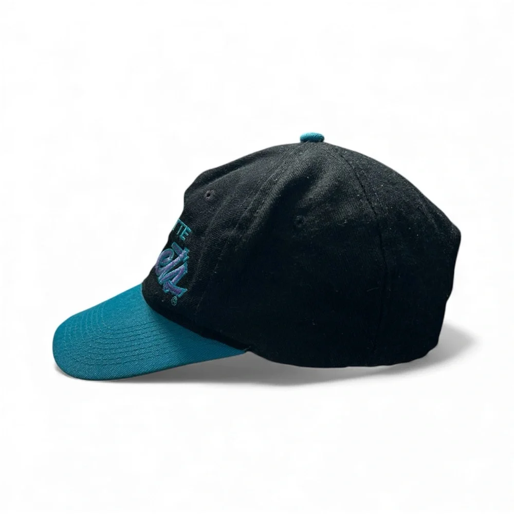 🏀 Vintage 1990s Charlotte Hornets Snapback Hat 🏀